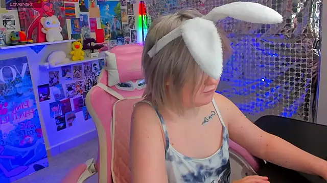 Sara Robinson online show from April 7, 2026, 3:18 am