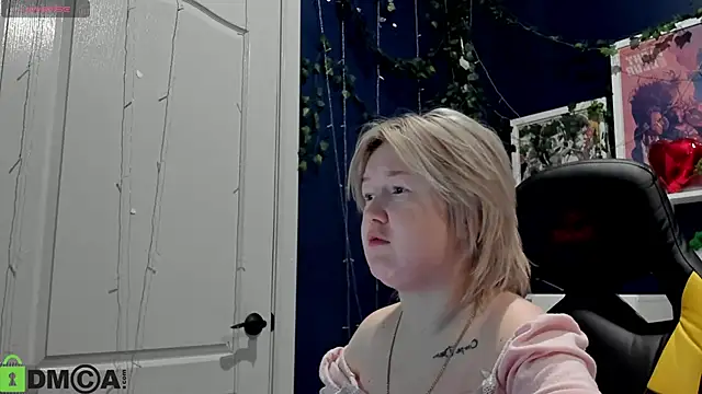 Snapshot of Sara_Robinson chatting on May 13, 2026, 3:37 am Sara Robinson online show from May 13, 2026, 3:37 am