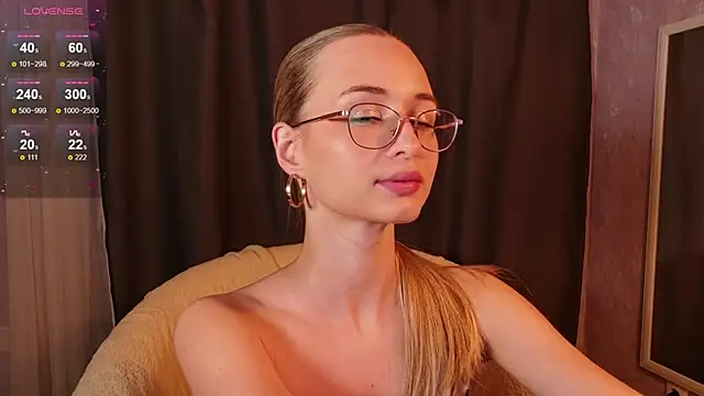 Snapshot of Tiffanyhunt chatting on February 18, 2026, 3:08 pm Tiffanyhunt online show from February 18, 2026, 3:08 pm