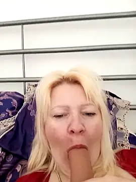 Snapshot of Lauri_scherri chatting on April 23, 2026, 2:08 pm Lauri scherri online show from April 23, 2026, 2:08 pm