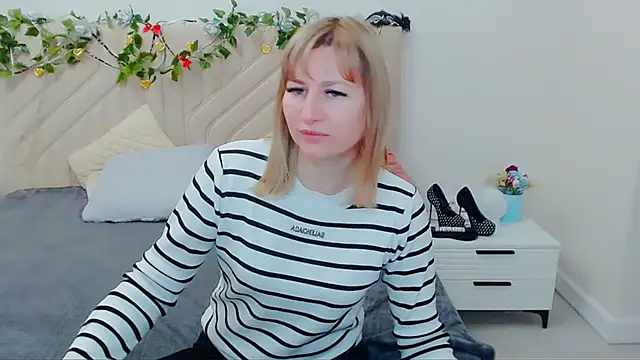Snapshot of Incredible_Ariela chatting on March 7, 2026, 7:27 am Incredible Ariela online show from March 7, 2026, 7:27 am