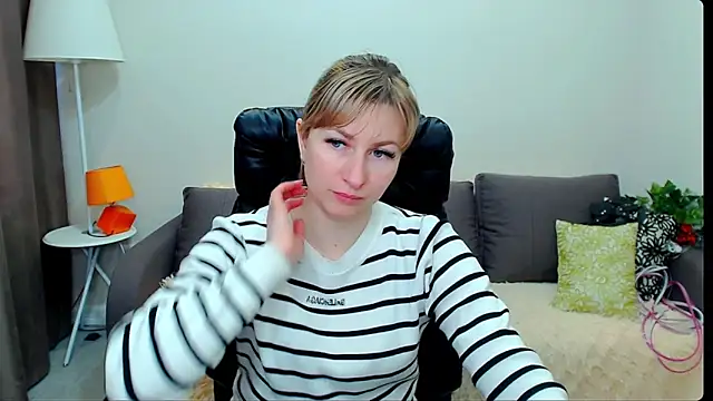 Snapshot of Incredible_Ariela chatting on March 14, 2026, 11:37 am Incredible Ariela online show from March 14, 2026, 11:37 am