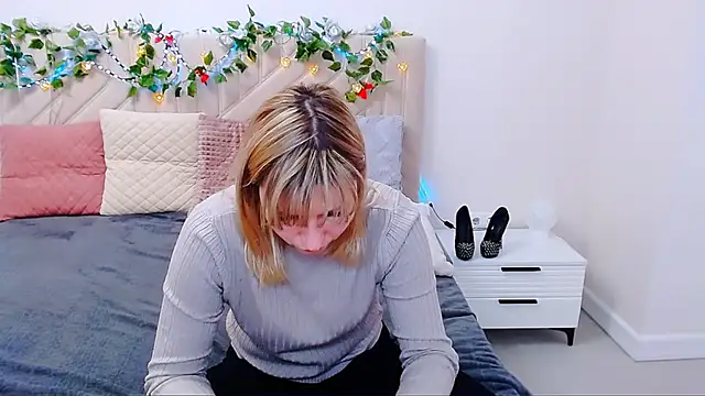 Snapshot of Incredible_Ariela chatting on March 22, 2026, 11:02 am Incredible Ariela online show from March 22, 2026, 11:02 am