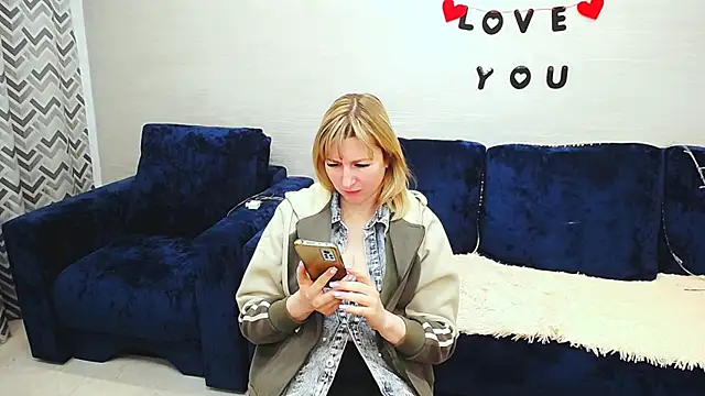Snapshot of Incredible_Ariela chatting on March 25, 2026, 6:52 am Incredible Ariela online show from March 25, 2026, 6:52 am