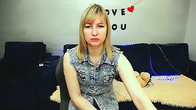 Snapshot of Incredible_Ariela chatting on March 26, 2026, 10:21 am Incredible Ariela online show from March 26, 2026, 10:21 am