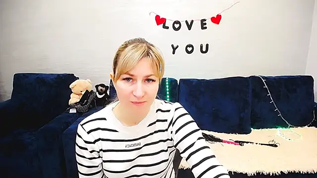 Snapshot of Incredible_Ariela chatting on March 30, 2026, 9:43 am Incredible Ariela online show from March 30, 2026, 9:43 am