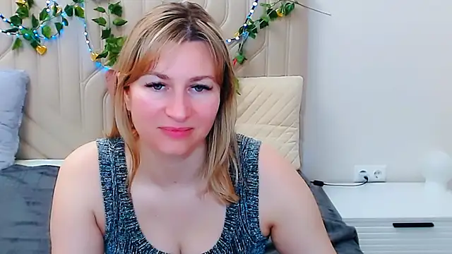 Snapshot of Incredible_Ariela chatting on April 11, 2026, 12:37 am Incredible Ariela online show from April 11, 2026, 12:37 am