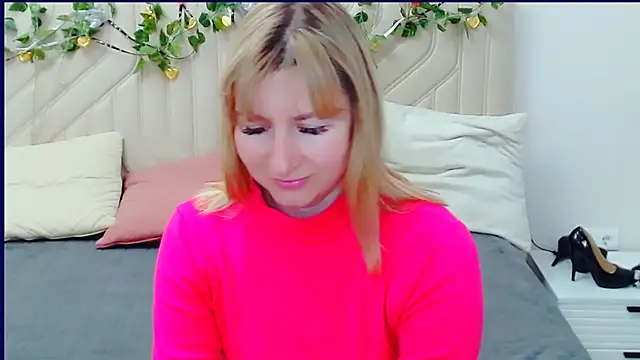 Snapshot of Incredible_Ariela chatting on April 18, 2026, 8:51 am Incredible Ariela online show from April 18, 2026, 8:51 am