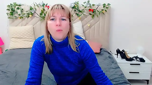 Snapshot of Incredible_Ariela chatting on April 21, 2026, 5:36 am Incredible Ariela online show from April 21, 2026, 5:36 am