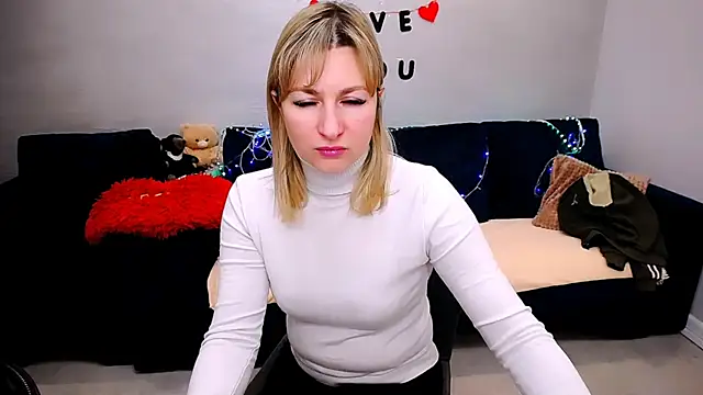 Snapshot of Incredible_Ariela chatting on April 27, 2026, 3:21 pm Incredible Ariela online show from April 27, 2026, 3:21 pm