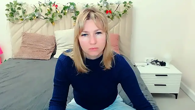 Snapshot of Incredible_Ariela chatting on May 6, 2026, 6:08 am Incredible Ariela online show from May 6, 2026, 6:08 am