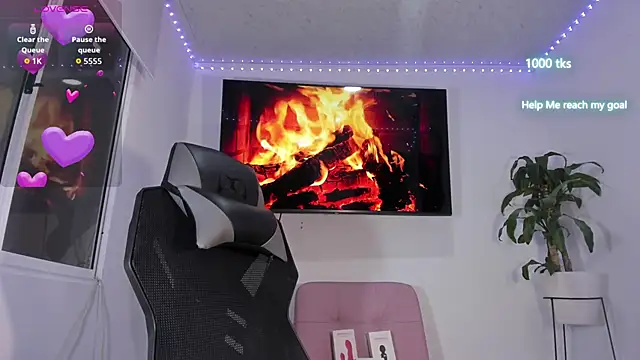 emily palmeer online show from October 25, 2025, 9:28 am