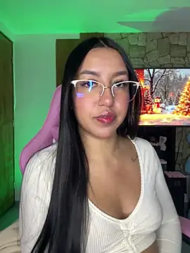 Tamara Roberts1 online show from December 17, 2024, 3:28 am