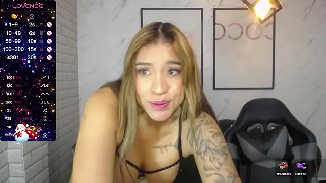 Snapshot of _Charlotte_v chatting on January 4, 2025, 1:10 am Charlotte v online show from January 4, 2025, 1:10 am