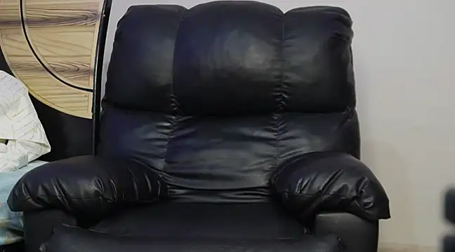 Snapshot of May_Dylan1 chatting on December 5, 2024, 1:38 pm May Dylan1 online show from December 5, 2024, 1:38 pm