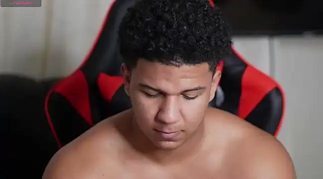 Snapshot of May_Dylan1 chatting on December 18, 2024, 5:26 am May Dylan1 online show from December 18, 2024, 5:26 am