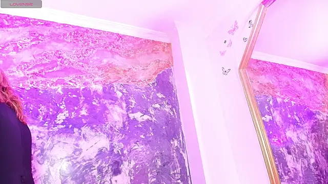 Snapshot of AuroraRojas chatting on March 21, 2025, 2:28 am AuroraRojas online show from March 21, 2025, 2:28 am