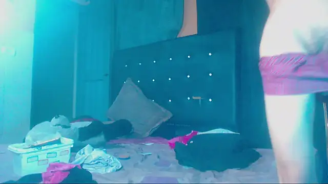 Snapshot of DOMINANTE_KLOE_ chatting on December 26, 2024, 5:47 am DOMINANTE KLOE online show from December 26, 2024, 5:47 am