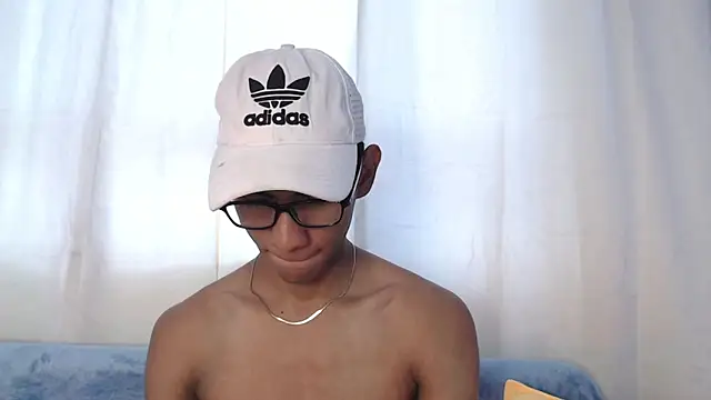 Nick Collins18 online show from November 20, 2025, 7:57 pm