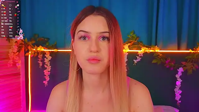 AlinaWalters online show from November 21, 2025, 8:07 pm