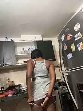 EscorpiLeoncita online show from January 26, 2025, 5:02 am