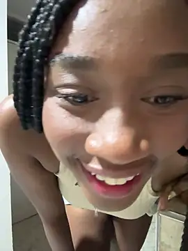 EscorpiLeoncita online show from February 17, 2026, 4:53 am