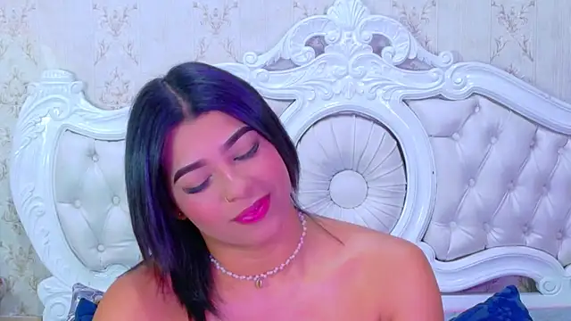 TiaraRosse online show from November 13, 2025, 5:39 am