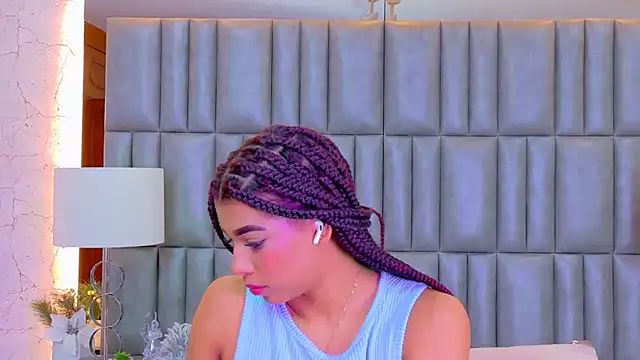 TiaraRosse online show from June 25, 2026, 1:48 pm