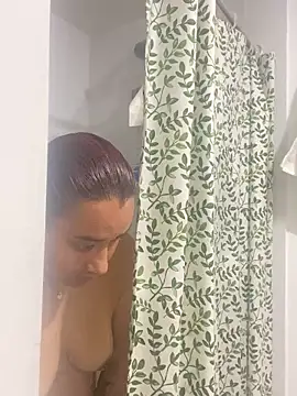 Snapshot of Cafeziitha02 chatting on October 26, 2025, 1:33 am Cafeziitha02 online show from October 26, 2025, 1:33 am