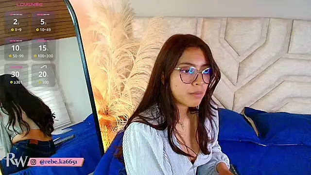 Rebeca Williams  online show from March 18, 2025, 6:48 pm