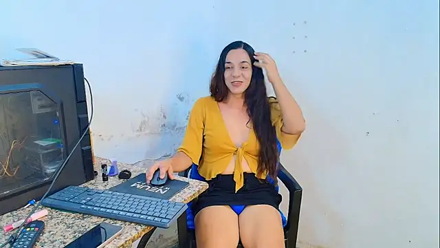 Snapshot of Oh_Tique chatting on April 11, 2026, 7:40 pm Oh Tique online show from April 11, 2026, 7:40 pm
