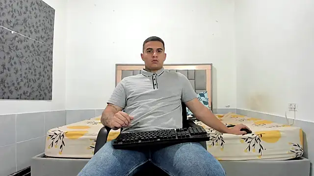 simookeler online show from February 3, 2026, 1:26 am