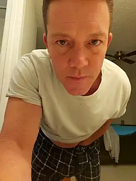 Snapshot of Bigtater1999 chatting on October 27, 2025, 10:03 pm Bigtater1999 online show from October 27, 2025, 10:03 pm