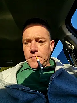 Snapshot of Bigtater1999 chatting on November 5, 2025, 12:38 pm Bigtater1999 online show from November 5, 2025, 12:38 pm