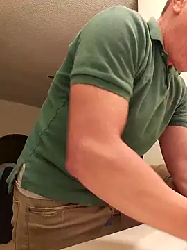 Snapshot of Bigtater1999 chatting on November 11, 2025, 12:10 am Bigtater1999 online show from November 11, 2025, 12:10 am