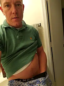 Snapshot of Bigtater1999 chatting on November 27, 2025, 7:27 pm Bigtater1999 online show from November 27, 2025, 7:27 pm