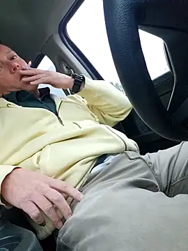 Snapshot of Bigtater1999 chatting on December 2, 2025, 12:43 pm Bigtater1999 online show from December 2, 2025, 12:43 pm