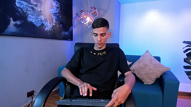 Aaron Scoot online show from April 20, 2026, 8:43 pm