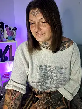 Snapshot of lizzardqueeen chatting on November 8, 2025, 7:12 pm lizzardqueeen online show from November 8, 2025, 7:12 pm