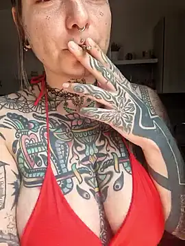 lizzardqueeen online show from January 14, 2026, 1:50 pm