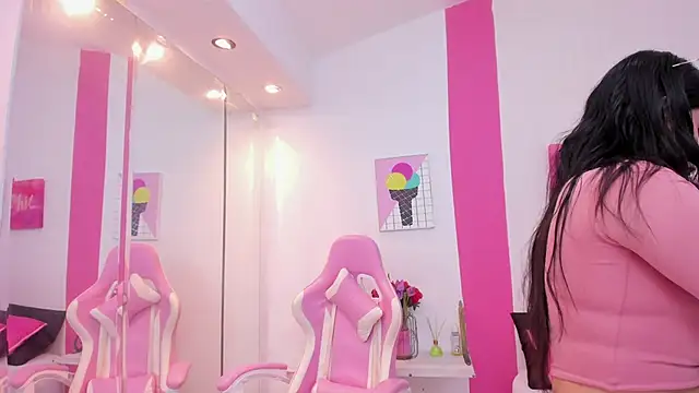 Snapshot of scarlette_15_ chatting on March 22, 2025, 7:47 am scarlette 15 online show from March 22, 2025, 7:47 am