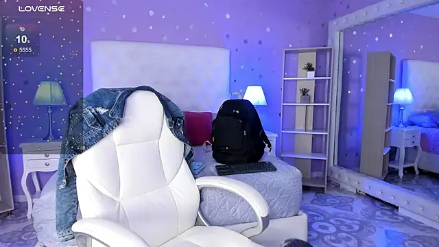 Snapshot of scarlette_15_ chatting on September 9, 2025, 3:06 am scarlette 15 online show from September 9, 2025, 3:06 am