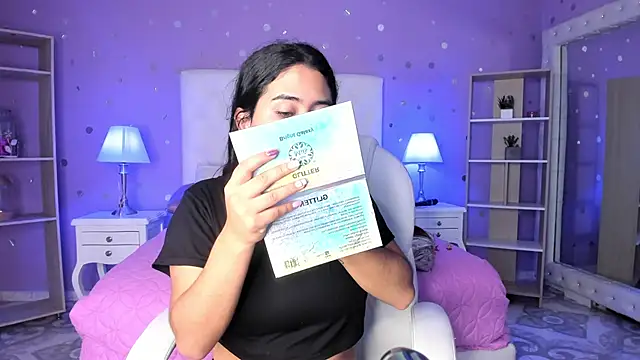 Snapshot of scarlette_15_ chatting on September 24, 2025, 3:21 am scarlette 15 online show from September 24, 2025, 3:21 am