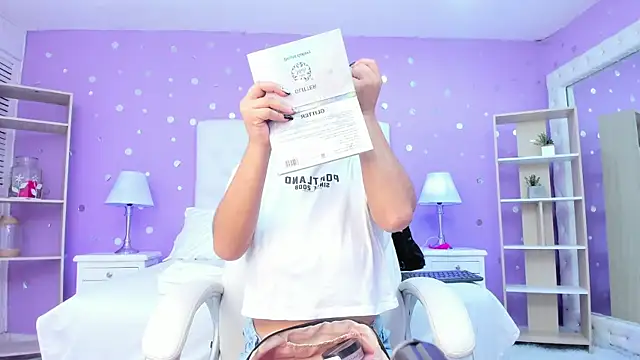 Snapshot of scarlette_15_ chatting on November 14, 2025, 3:16 am scarlette 15 online show from November 14, 2025, 3:16 am