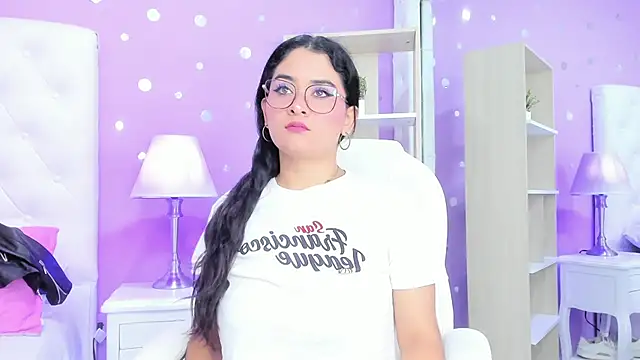 Snapshot of scarlette_15_ chatting on November 26, 2025, 3:18 am scarlette 15 online show from November 26, 2025, 3:18 am