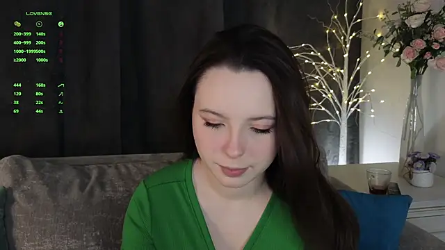 GarynAnstead online show from December 21, 2024, 2:26 pm