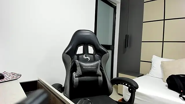 alma fenix online show from March 4, 2026, 12:22 pm