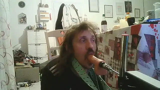 Snapshot of cyril020202 chatting on November 10, 2025, 5:23 pm cyril020202 online show from November 10, 2025, 5:23 pm