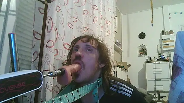 Snapshot of cyril020202 chatting on November 19, 2025, 8:25 am cyril020202 online show from November 19, 2025, 8:25 am