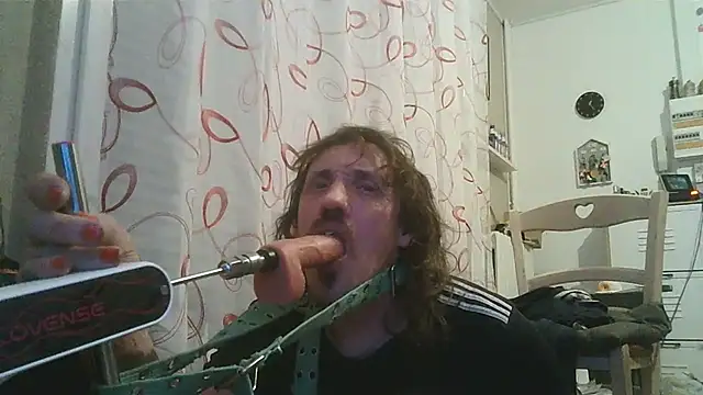 Snapshot of cyril020202 chatting on December 15, 2025, 11:31 pm cyril020202 online show from December 15, 2025, 11:31 pm